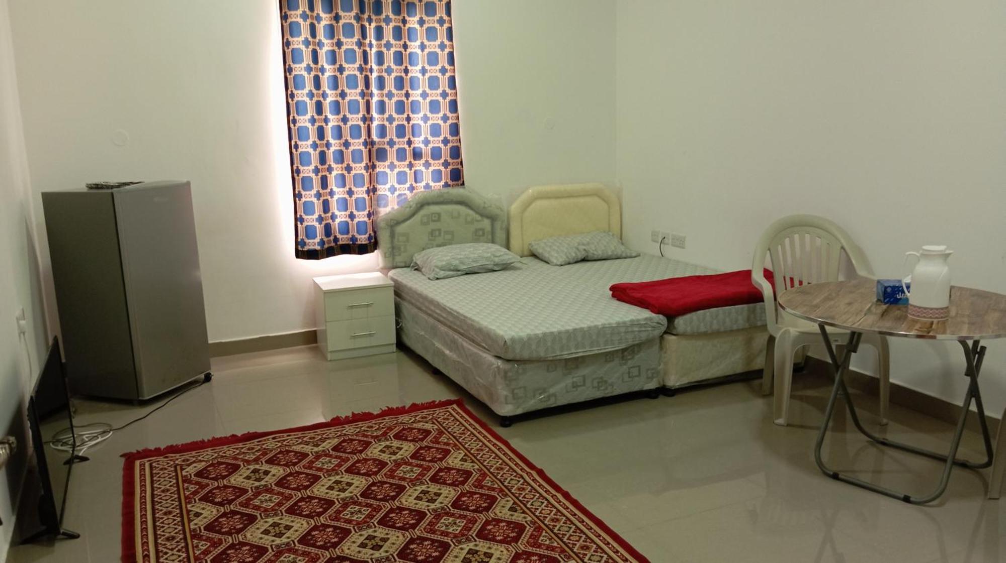 Omidvar Hostel *